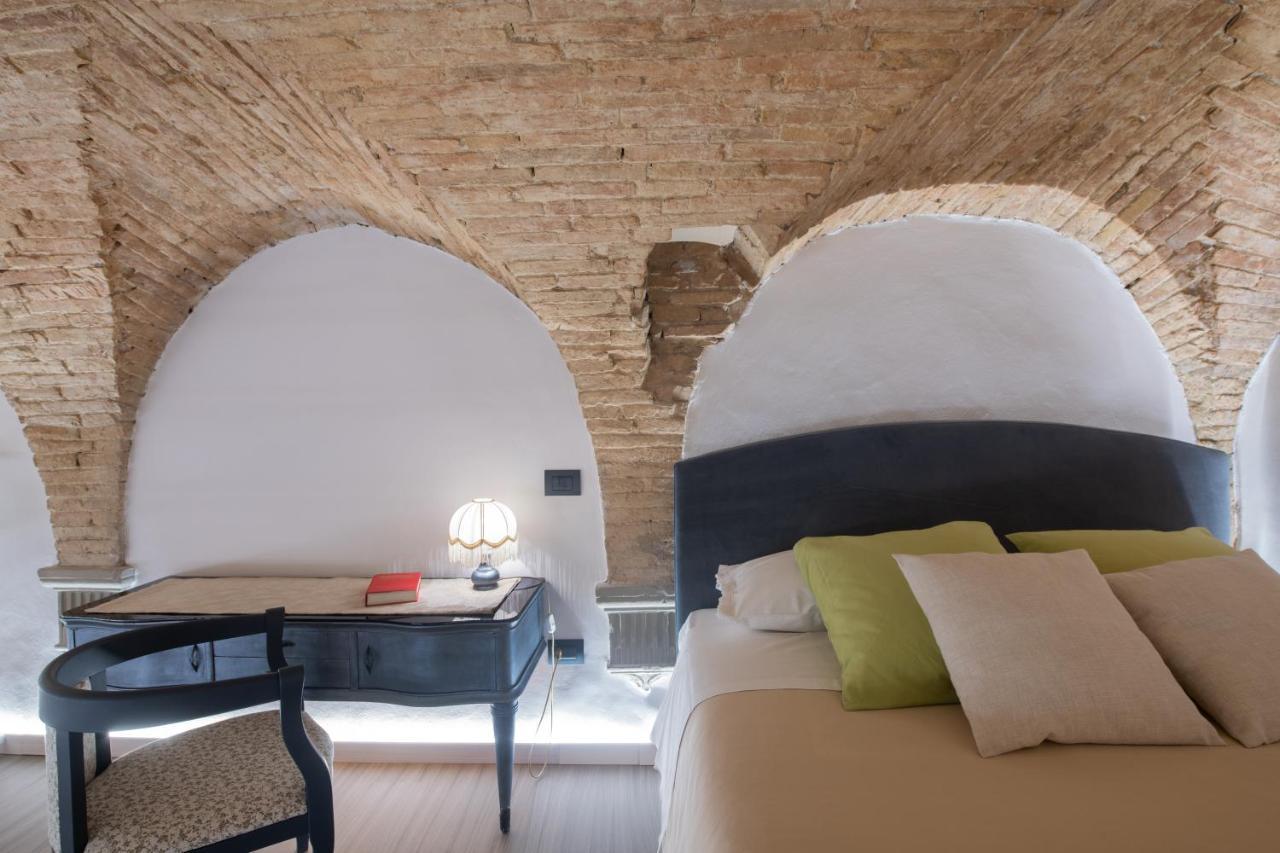 L'Ira Di Dante Villa Gubbio Exteriör bild